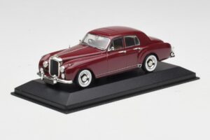 Bentley S1 Continental Flying Spur Krémszínű Minichamps 1:43 436139551 Fém – 2. kép a 4-ből