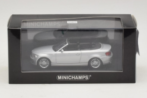 BMW 1-Series E88 Kabrió Titan Silver Minichamps 1:43 80420427037-R1 Fém – 5. kép a 5-ből