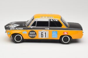 BMW 1600-2 BMW Alpina #61 R. Herzog / N. Lauda DNF 6 Hours Nurburgring 1970 Minichamps 1:18 155702661 Fém – 3. kép a 6-ből