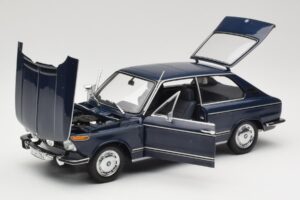 BMW 1600 Touring Kék Minichamps 1:18 80430145823 Fém – 2. kép a 8-ből