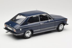 BMW 1600 Touring Kék Minichamps 1:18 80430145823 Fém – 3. kép a 8-ből