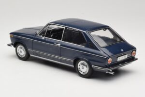 BMW 1600 Touring Kék Minichamps 1:18 80430145823 Fém – 7. kép a 8-ből