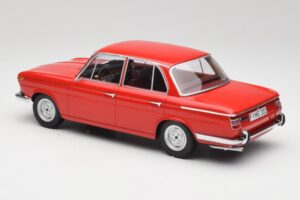 BMW 1800 Ti Karmazsin Piros Minichamps 1:18 107024001 Fém – 5. kép a 6-ből
