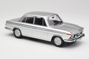 BMW 1800 Ti Ezüst Minichamps 1:18 107024000 Gyanta – 4. kép a 6-ből