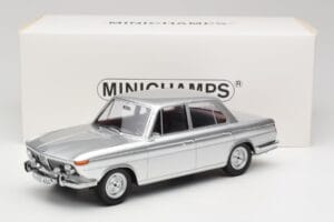 BMW 1800 Ti Ezüst Minichamps 1:18 107024000 Gyanta – 6. kép a 6-ből