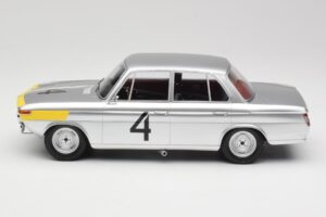 BMW 1800 TiSA #4 J. Ickx / J. van Ophem 24 Hours of Spa 1965 Winners Minichamps 1:18 107652504 Gyanta – 3. kép a 6-ből