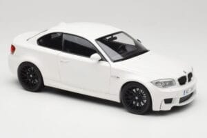 BMW 1M Coupe E82 Fehér Minichamps 1:18 110020022 Fém – 6. kép a 8-ből
