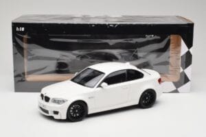 BMW 1M Coupe E82 Fehér Minichamps 1:18 110020022 Fém – 8. kép a 8-ből