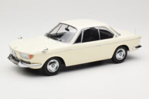 BMW 2000 CS Coupe Krémszínű KK-Scale 1:18 KKDC180121 Fém