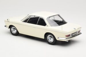 BMW 2000 CS Coupe Krémszínű KK-Scale 1:18 KKDC180121 Fém – 5. kép a 6-ből