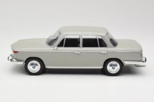 BMW 2000 TI Szürke MCG 1:18 MCG18112 Fém – 3. kép a 6-ből