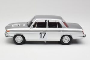 BMW 2000 Ti #17 J. Ickx / H. Hahne 24 Hours of Spa 1966 Winners Minichamps 1:18 107662517 Gyanta – 3. kép a 6-ből