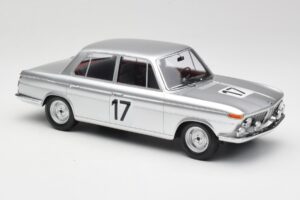 BMW 2000 Ti #17 J. Ickx / H. Hahne 24 Hours of Spa 1966 Winners Minichamps 1:18 107662517 Gyanta – 4. kép a 6-ből