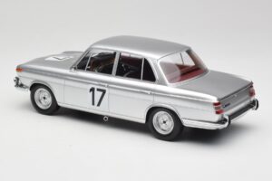 BMW 2000 Ti #17 J. Ickx / H. Hahne 24 Hours of Spa 1966 Winners Minichamps 1:18 107662517 Gyanta – 5. kép a 6-ből