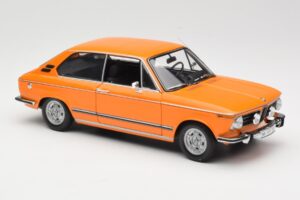 BMW 2000 Tii Touring Narancssárga Minichamps 1:18 80430145824 Fém – 6. kép a 8-ből