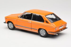 BMW 2000 Tii Touring Narancssárga Minichamps 1:18 80430145824 Fém – 7. kép a 8-ből