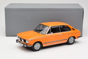 BMW 2000 Tii Touring Narancssárga Minichamps 1:18 80430145824 Fém – 8. kép a 8-ből