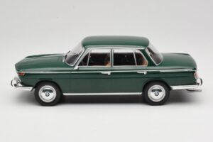 BMW 2000 121 Zöld MCG 1:18 MCG18542 Fém – 3. kép a 6-ből