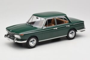 BMW 2000 121 Zöld MCG 1:18 MCG18542 Fém
