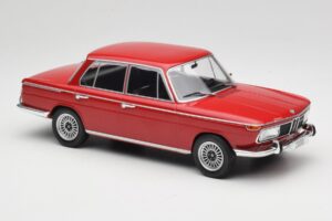 BMW 2000 121 Piros MCG 1:18 MCG18543 Fém – 4. kép a 6-ből