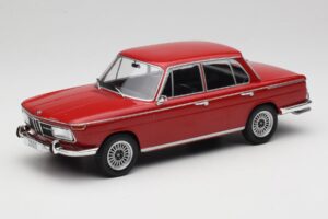 BMW 2000 121 Piros MCG 1:18 MCG18543 Fém