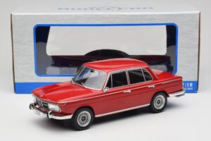 BMW 2000 121 Piros MCG 1:18 MCG18543 Fém – 6. kép a 6-ből