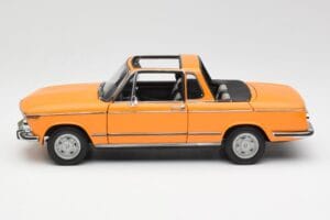 BMW 2002 E10 Kabrió Colorado Narancssárga AUTOart 1:18 80430300713 Fém – 4. kép a 8-ből