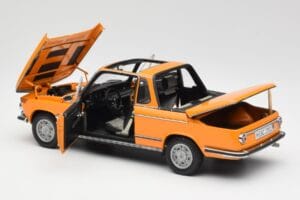 BMW 2002 E10 Kabrió Colorado Narancssárga AUTOart 1:18 80430300713 Fém – 5. kép a 8-ből