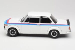 BMW 2002 E10 Turbo Fehér MCG 1:18 MCG18408-R Fém – 3. kép a 6-ből