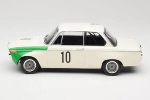 BMW 2002 Tii E10 #10 H. Hahne / D. Quester Winners Nurburgring 1968 Minichamps 1:18 155682710 Fém – 3. kép a 6-ből
