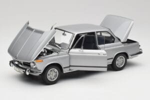 BMW 2002 Tii Polaris Ezüst AUTOart 1:18 80430146517 Fém – 2. kép a 8-ből