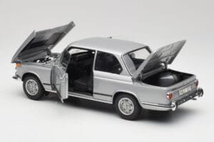 BMW 2002 Tii Polaris Ezüst AUTOart 1:18 80430146517 Fém – 5. kép a 8-ből