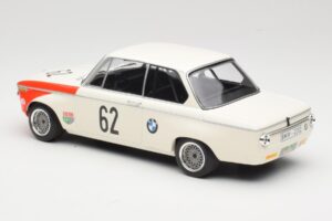 BMW 2002 tiK BMW AG #1 H. Hahne / D. Quester Class Winner Guards International 6 Hours Brands Hatch 1969 Minichamps 1:18 1556 – 5. kép a 6-ből
