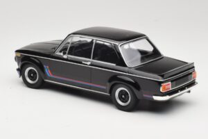 BMW 2002 Turbo Fekete Minichamps 1:18 155026204 Fém – 5. kép a 6-ből