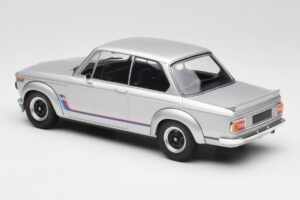 BMW 2002 Turbo E10 Ezüst Minichamps 1:18 155026201 Fém – 5. kép a 6-ből