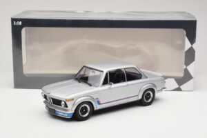 BMW 2002 Turbo E10 Ezüst Minichamps 1:18 155026201 Fém – 6. kép a 6-ből