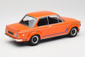 BMW 2002 Turbo Narancssárga Minichamps 1:18 155026202 Fém – 2. kép a 6-ből