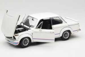 BMW 2002 Turbo E10 Fehér Anson 1:18 30393 Fém – 2. kép a 8-ből