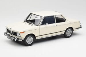 BMW 2002 Fehér Kyosho 1:18 08541W Fém