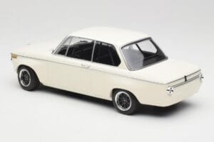 BMW 2002 Fehér Plain Body Version Minichamps 1:18 155702600 Fém – 5. kép a 6-ből