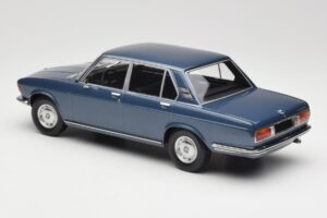 BMW 2500 E3 Blue Metallic Minichamps 1:18 155029200 Fém – 5. kép a 6-ből