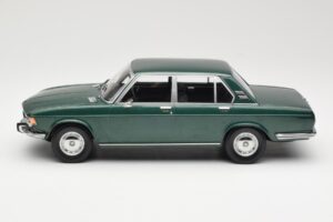 BMW 2500 E3 Green Metallic Minichamps 1:18 155029201 Fém – 3. kép a 6-ből