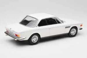 BMW 2800 CS E9 Fehér Minichamps 1:18 155028030 Fém – 2. kép a 6-ből