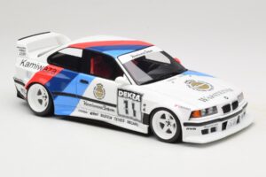 BMW 3 E36 Khyzyl Saleem Warsteiner Otto 1:18 OT1176 Gyanta – 4. kép a 6-ből