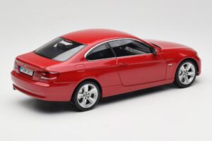 BMW 3 Series E92 Piros Kyosho 1:18 80430407219 Fém – 3. kép a 8-ből