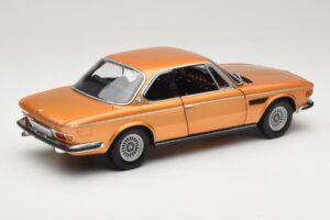 BMW 3.0 CSi E9 Gold Metallic Minichamps 1:18 180029027 Fém – 3. kép a 8-ből