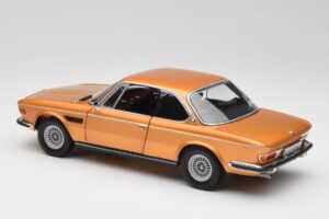 BMW 3.0 CSi E9 Gold Metallic Minichamps 1:18 180029027 Fém – 7. kép a 8-ből