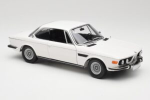 BMW 3.0 CSi E9 Fehér Minichamps 1:18 180029026 Fém – 6. kép a 8-ből