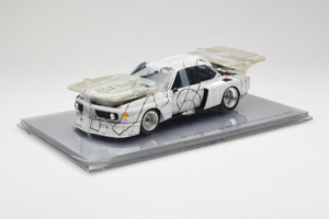 BMW 3.0 CSL Art Car Frank Stella Minichamps 1:18 80430150928 Fém – 2. kép a 6-ből