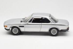 BMW 3.0 CSL E9 Ezüst Minichamps 1:18 180029020 Fém – 4. kép a 8-ből